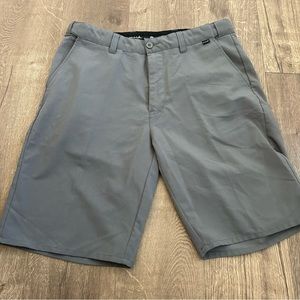 Travis Mathew Golf Shorts Sz 34